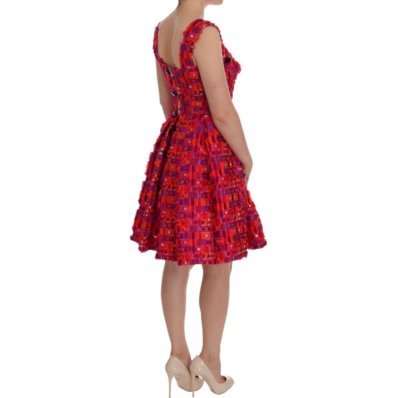 优雅粉色 A 字形无袖连衣裙