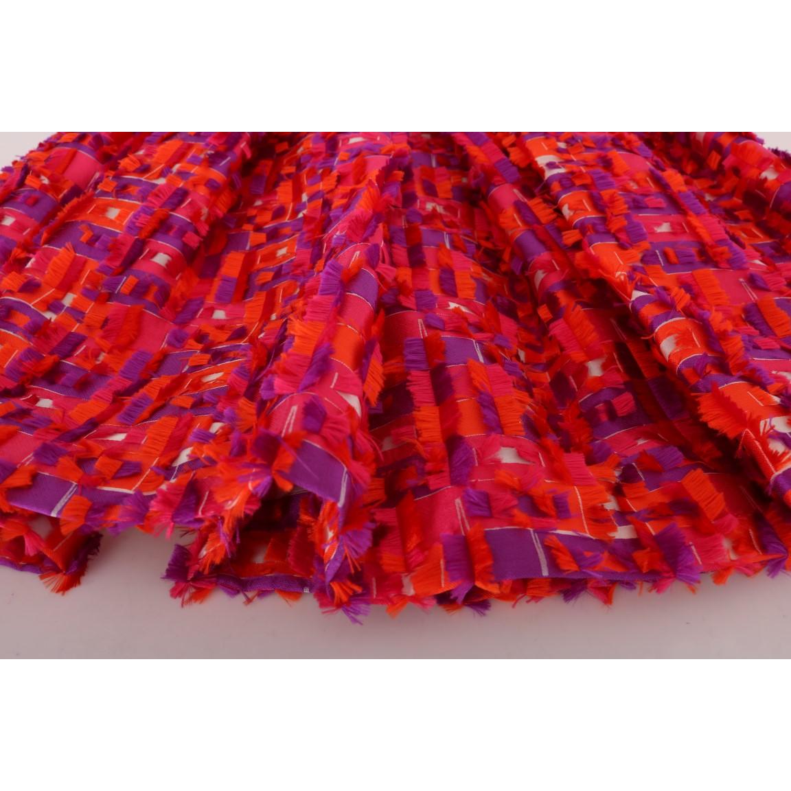 优雅粉色 A 字形无袖连衣裙