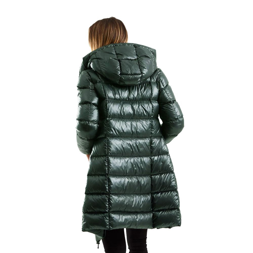 Front view with bag zipped and handles upright.