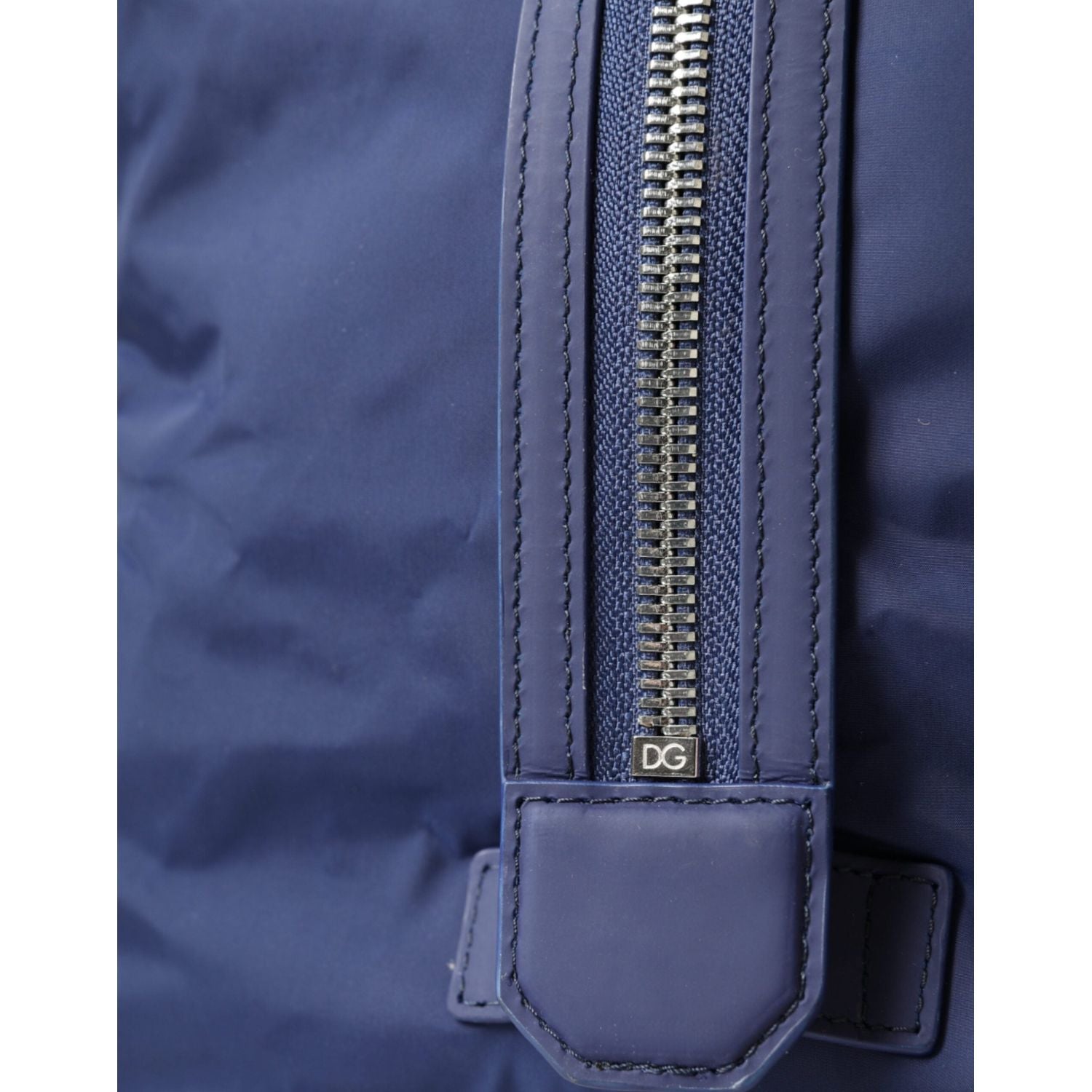 حقيبة دولتشي آند غابانا دافل من النايلون وجلد العجل باللون الأزرق للكتف واليد
