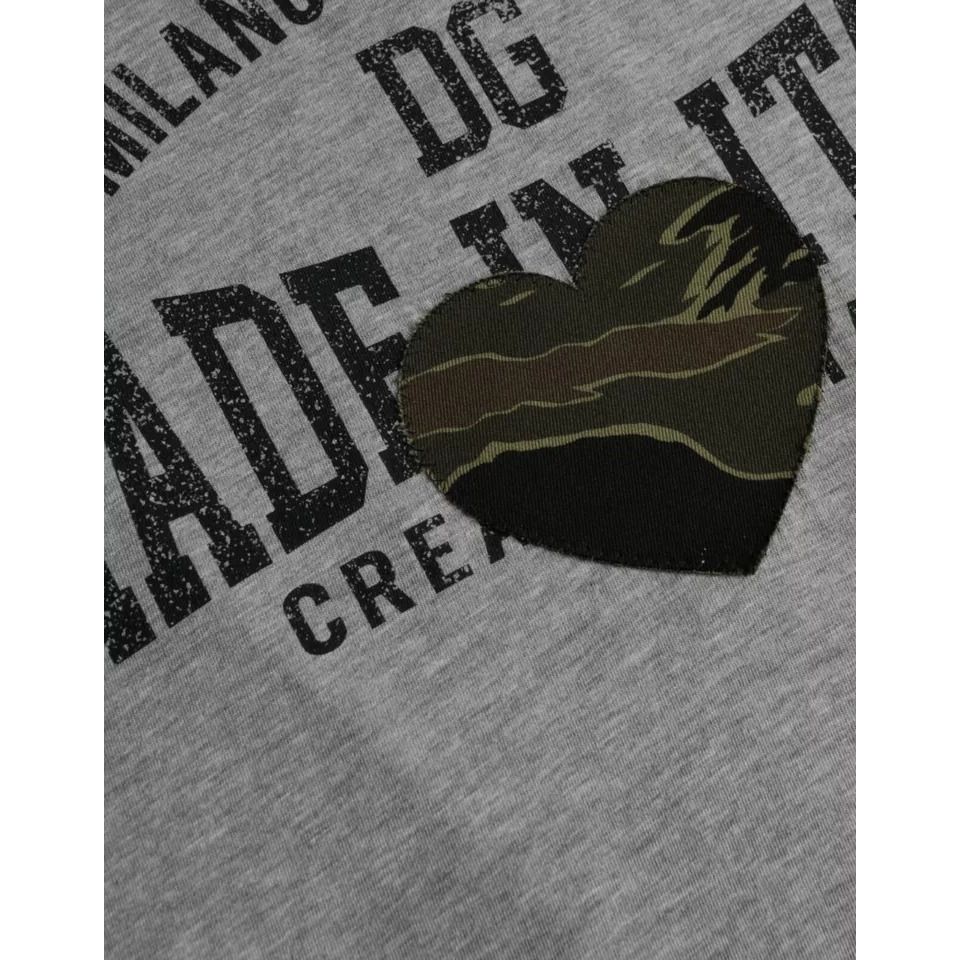 تي شيرت دولتشي آند غابانا رمادي بطبعة جرافيكية من القطن وياقة دائرية