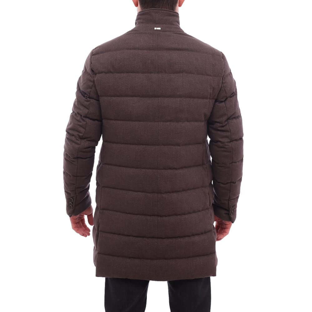 Front view with bag zipped and handles upright.