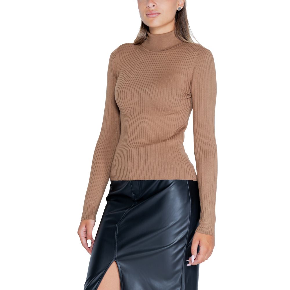 Jacqueline De Yong Brown Viscose Sweatshirt with roll neck and long sleeves on woman model