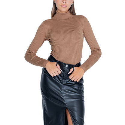 Jacqueline De Yong Brown Viscose Sweatshirt with roll neck and long sleeves, paired with a black skirt for a chic look.