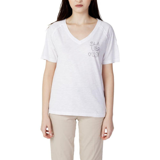 Woman wearing Blauer white cotton T-shirt from Spring/Summer collection, featuring 100% cotton composition.