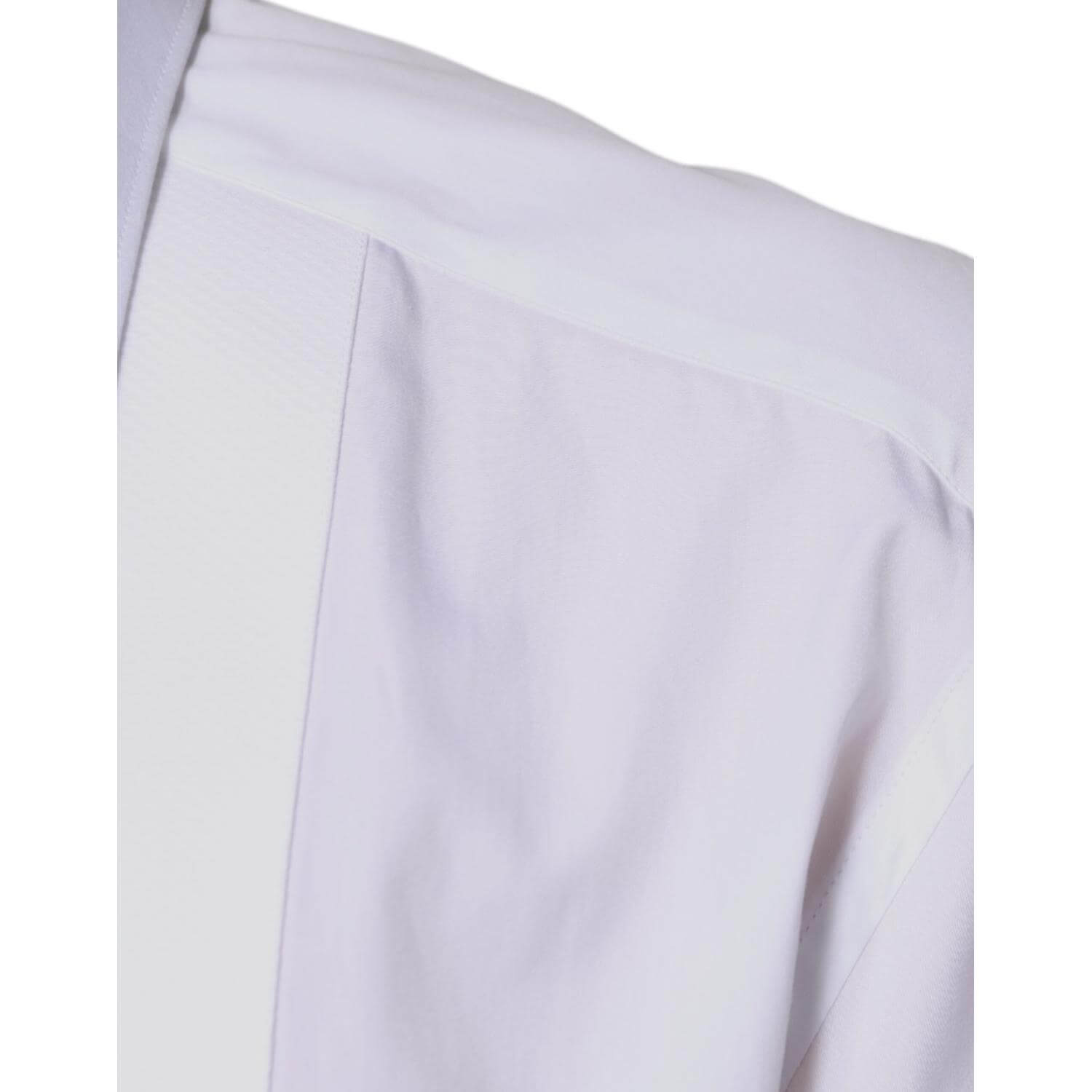 Front view with bag zipped and handles upright.