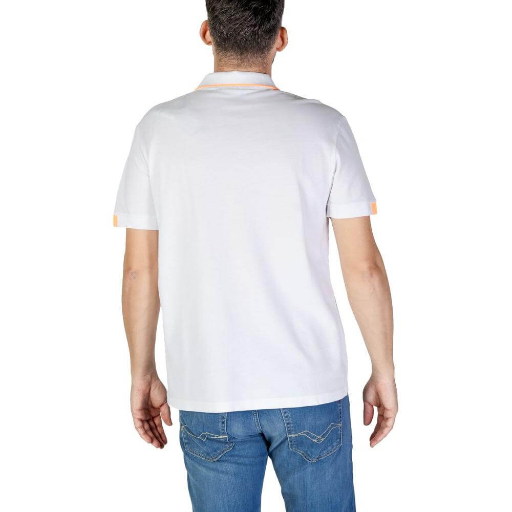 Front view with bag zipped and handles upright.