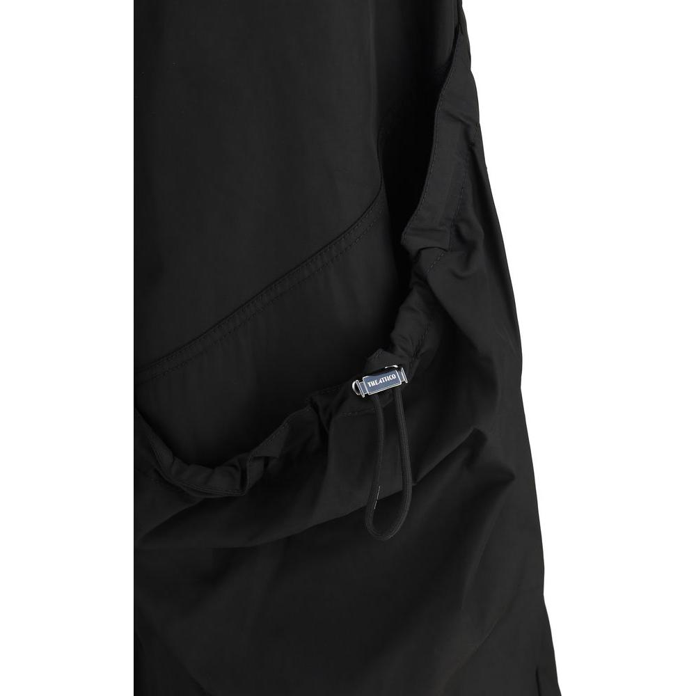 Front view with bag zipped and handles upright.