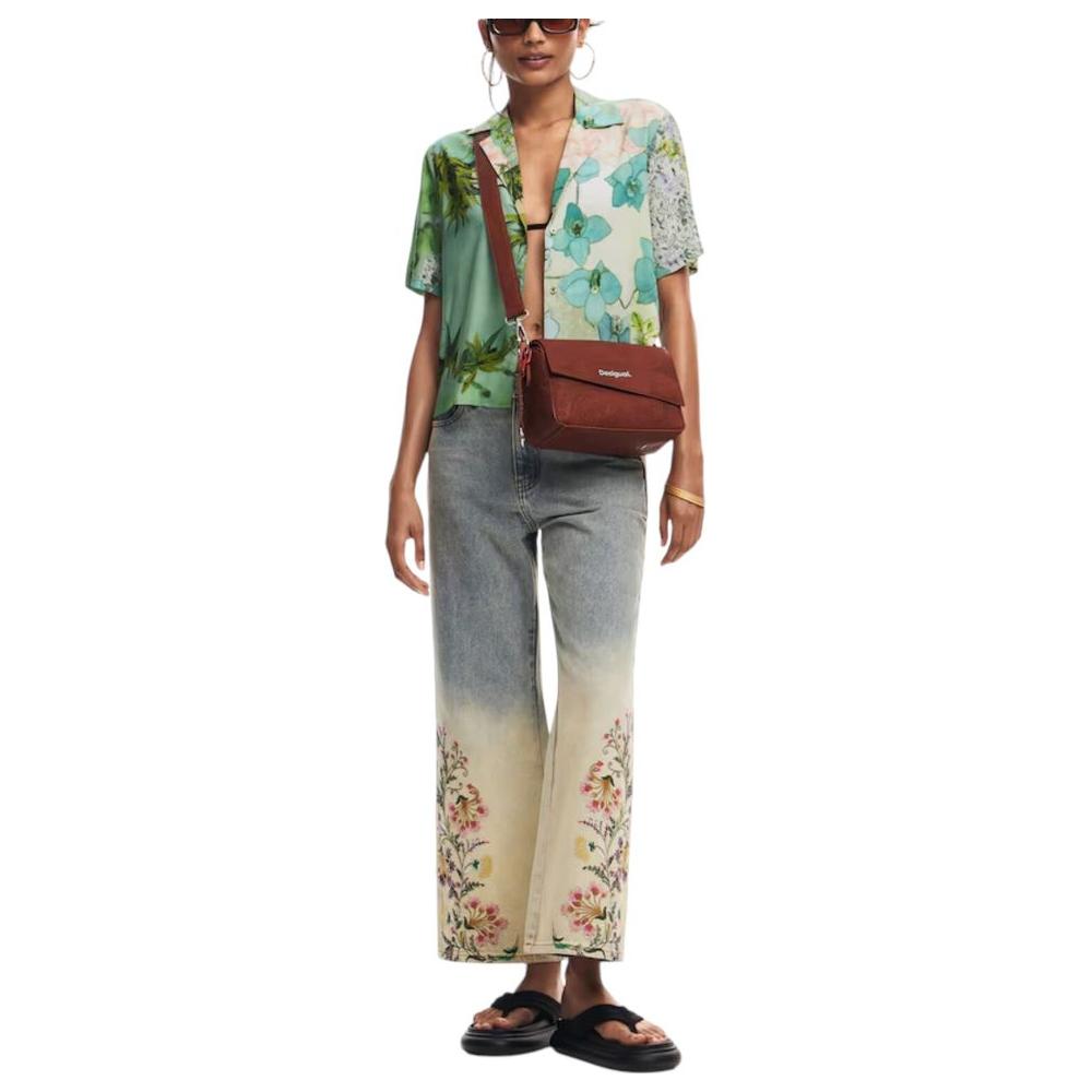 Front view with bag zipped and handles upright.