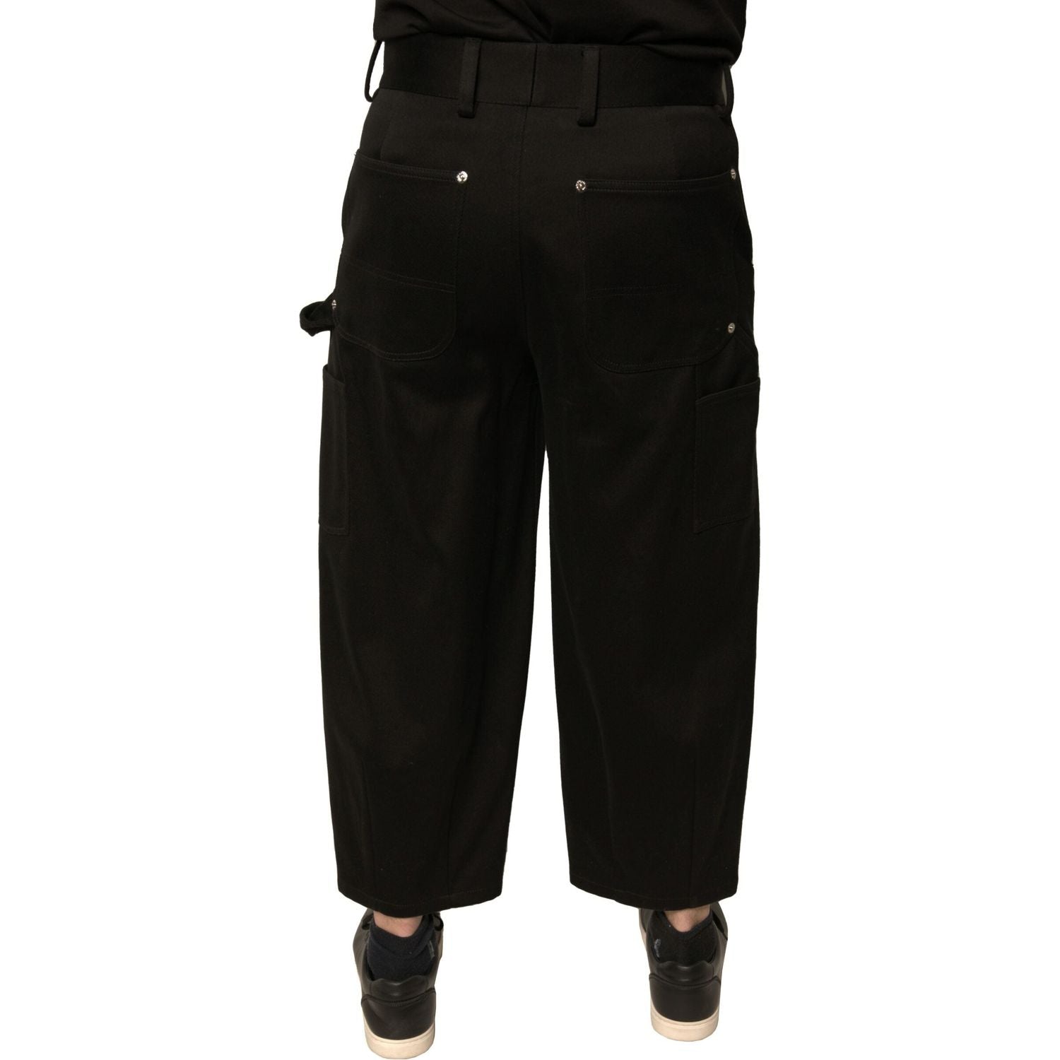 Front view with bag zipped and handles upright.