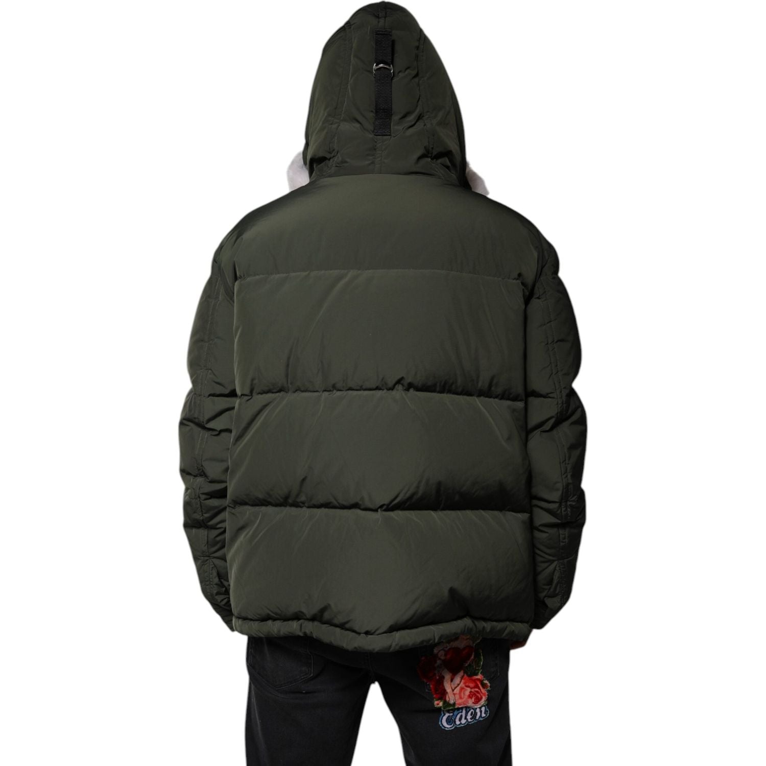 Front view with bag zipped and handles upright.