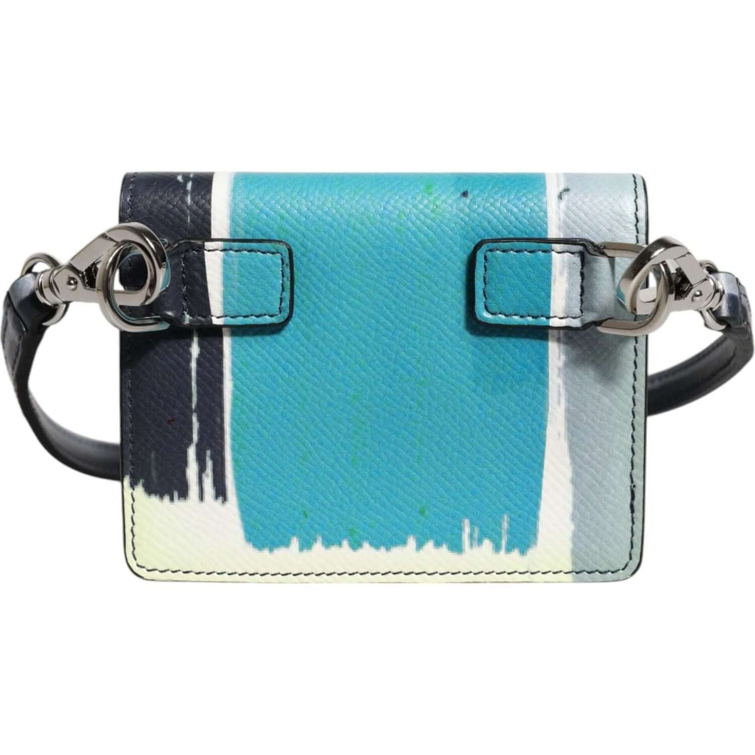 Front view with bag zipped and handles upright.