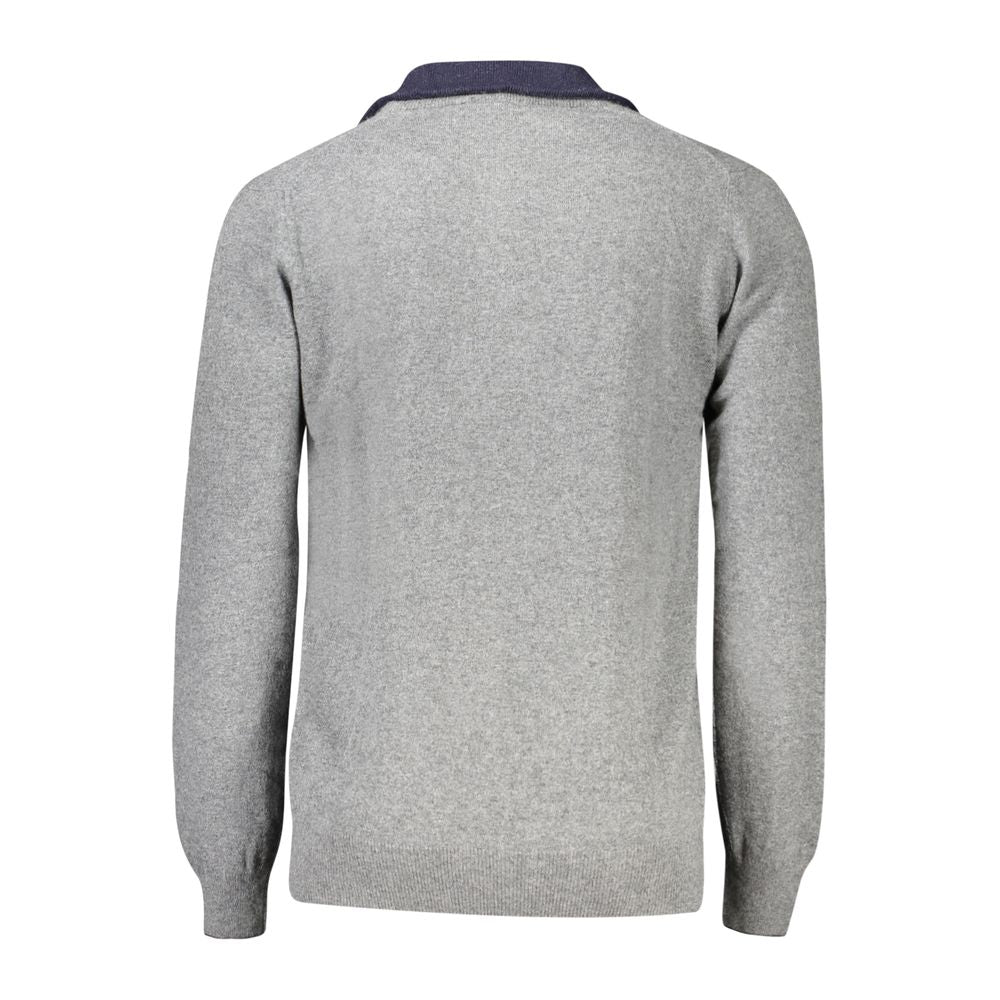 Gray North Sails wool men's sweater with long sleeves and contrasting collar, showcasing sophisticated style and comfort.