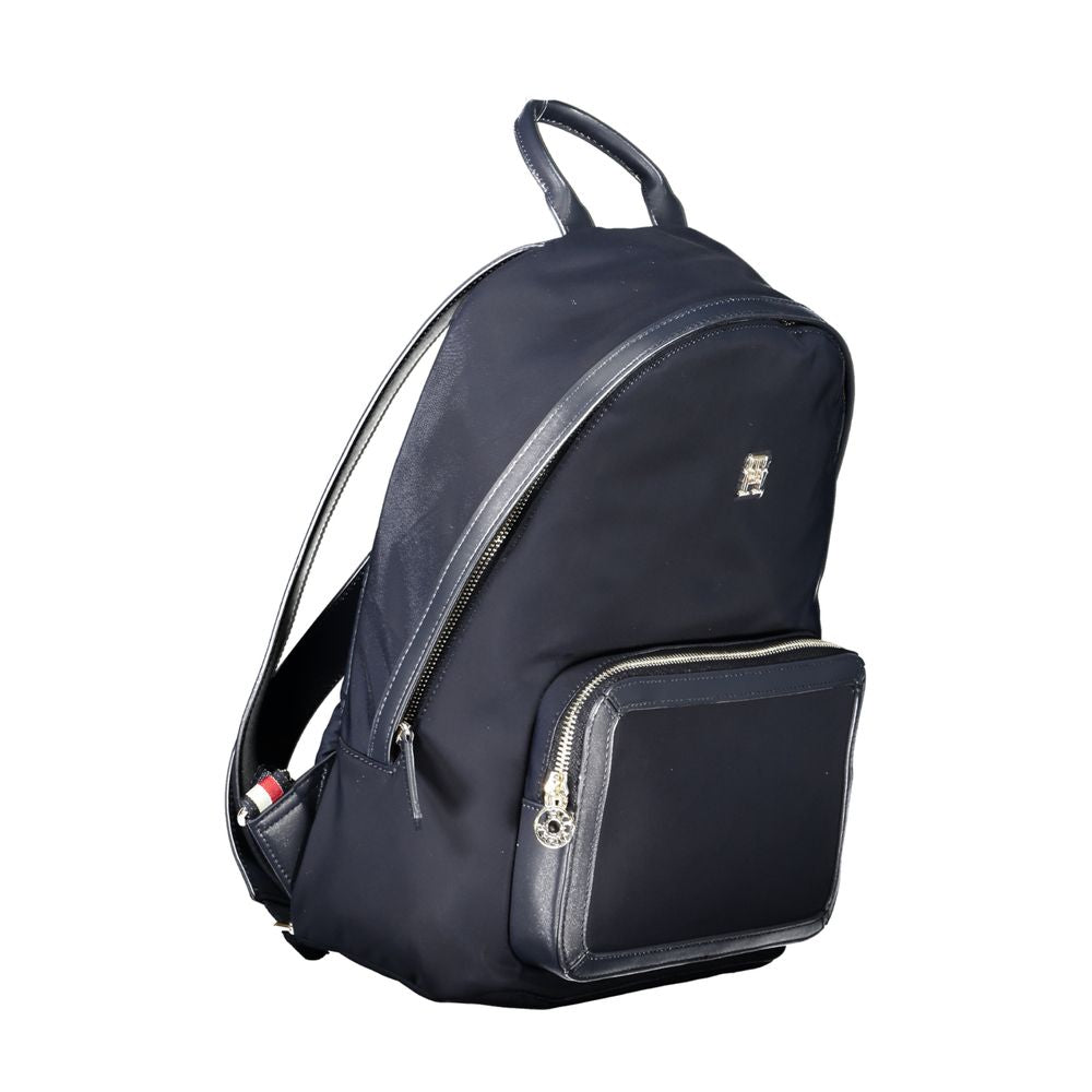 Front view with bag zipped and handles upright.