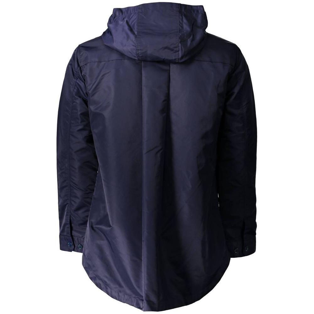 Front view with bag zipped and handles upright.
