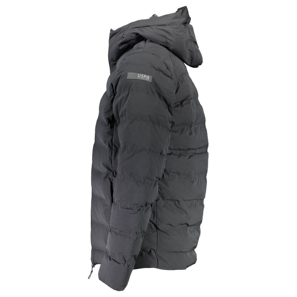 Front view with bag zipped and handles upright.