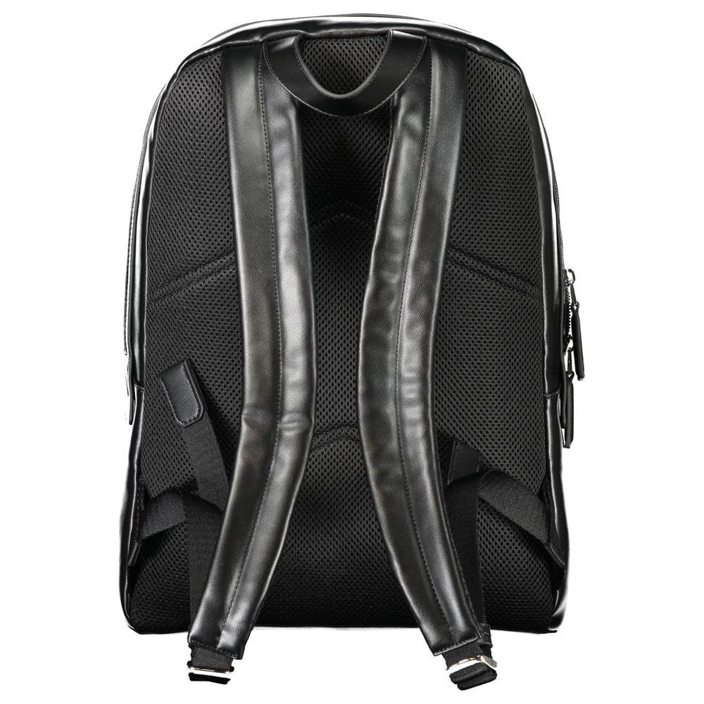 Front view with bag zipped and handles upright.