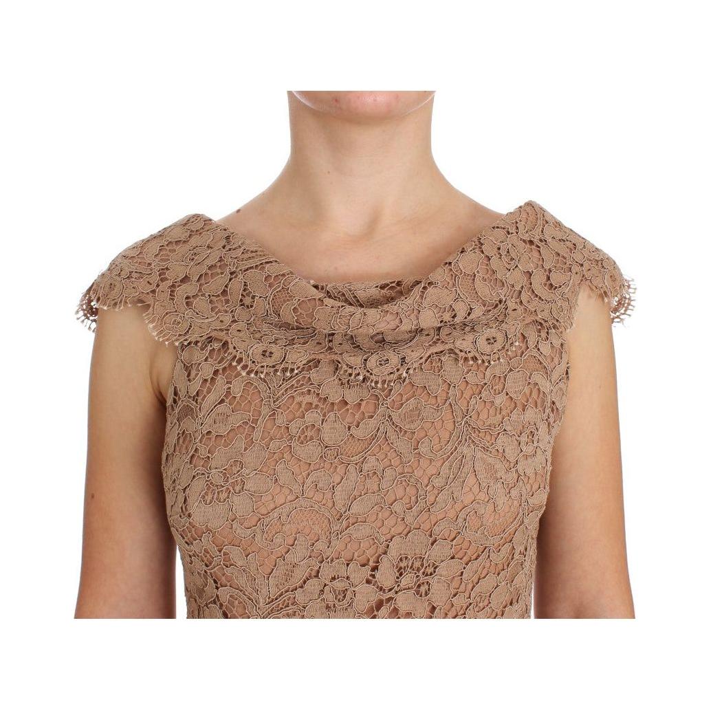 优雅粉色花卉蕾丝长裙