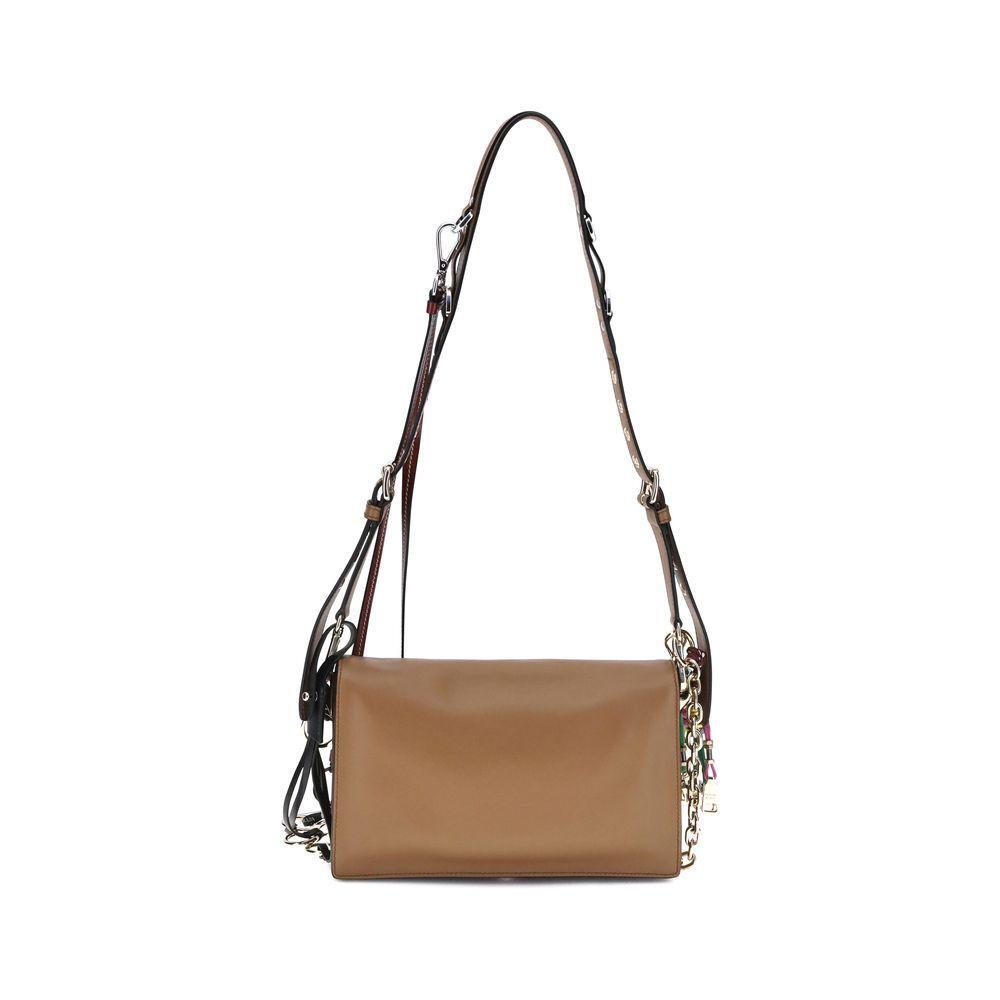 Front view with bag zipped and handles upright.