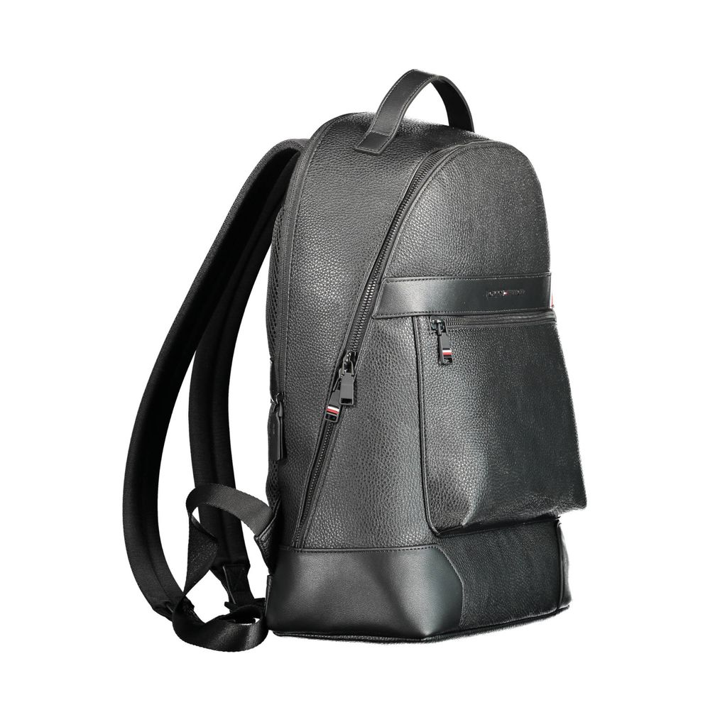 Front view with bag zipped and handles upright.
