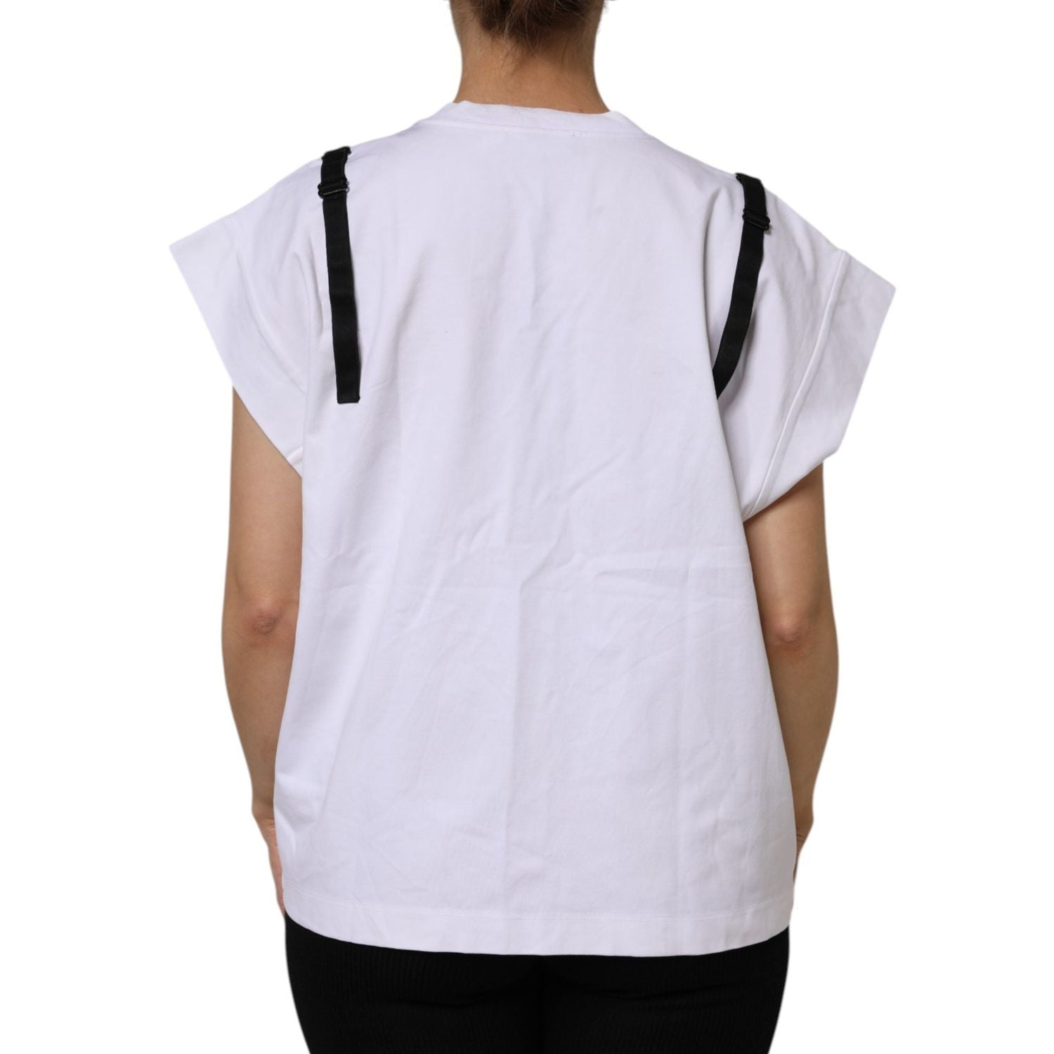 Front view with bag zipped and handles upright.