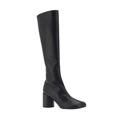 MM6 Black Calf Leather Bos Taurus Boots with Tabi toe and cylindrical heel, side zip, knee-high style, by Maison Margiela, AW25 collection.