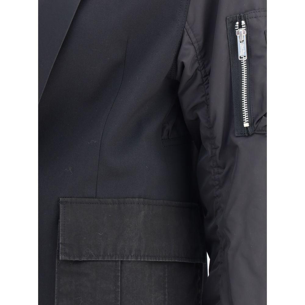 Front view with bag zipped and handles upright.