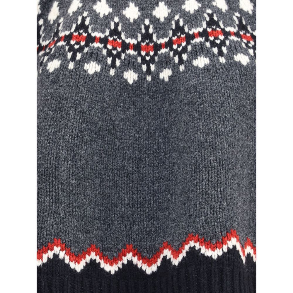 Close-up of Alanui Gray Fleece Wool Sweatshirt showcasing Nordic Fair Isle pattern in jacquard knit.