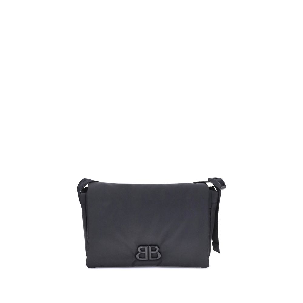 Front view with bag zipped and handles upright.