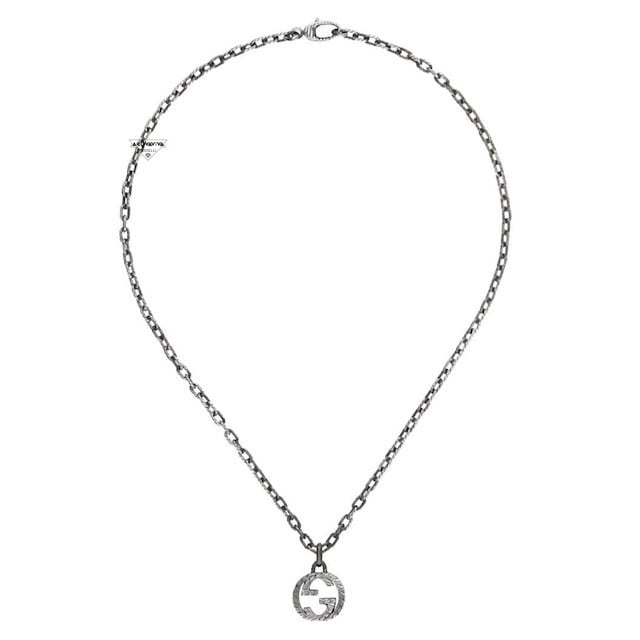 Elegant silver necklace "COLLANE GUCCI MOD. YBB455307001" featuring a stylish chain and pendant design.