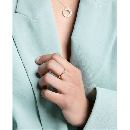 Lady wearing VICEROY JEWELS Mod. 13208A018-39 silver ring with quartz analog movement, multifunction, 10 ATM water resistance.