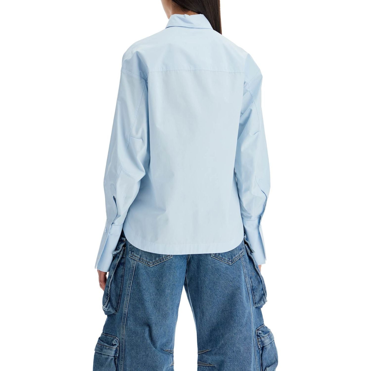 Front view with bag zipped and handles upright.